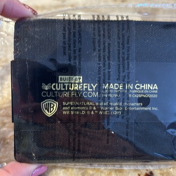 Supernatural Wallet & Keychain - Picture 3 of 5